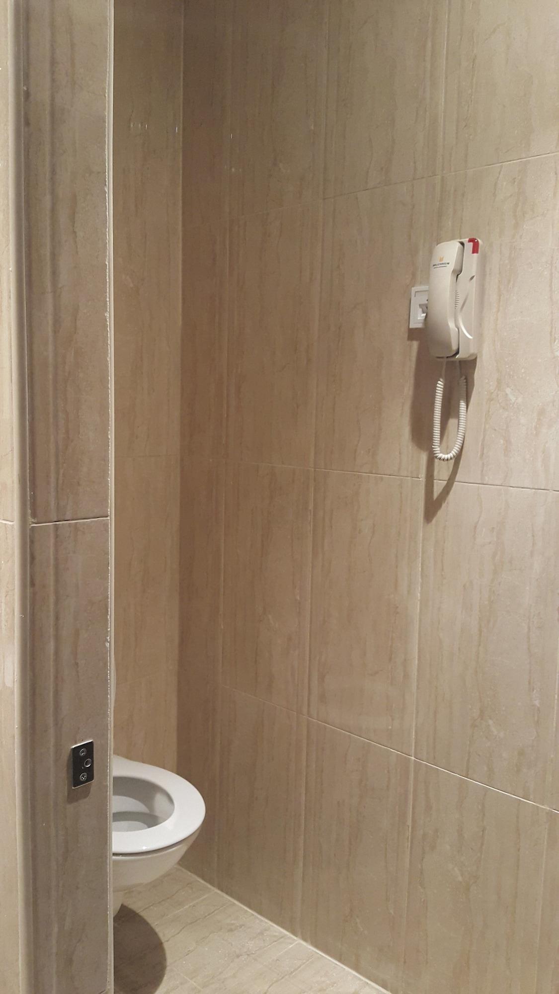 M 호텔 마카 밀레니엄 메카 외부 사진 A shower stall